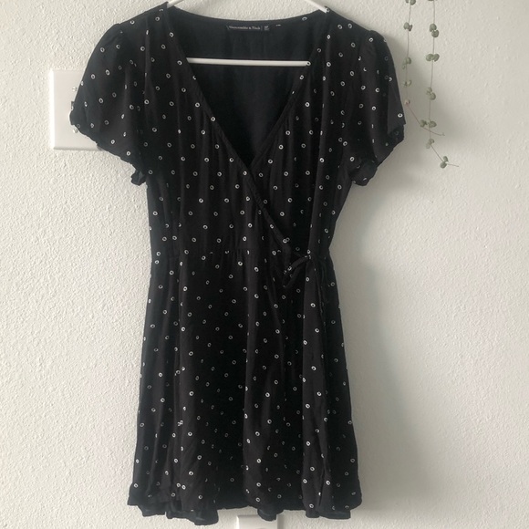 ❌SOLD❌Abercrombie & Fitch Wrap Dress - Picture 1 of 4